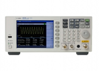 RF 頻譜分析儀，9 kHz 至 3 GHz